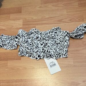 Off-Shoulder Ruffle Dalmatian Print Crop Top - White/Black